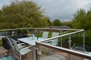 One bedroom property near beach and country walks - Image 4