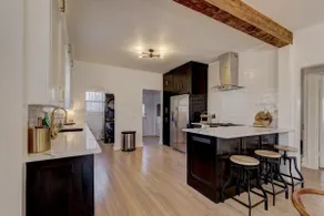 Beautiful, Open Floor Plan - Walk to Campus & Mont - Image 4