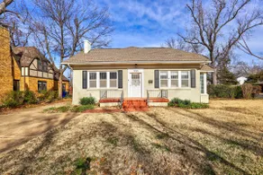Beautiful, Open Floor Plan - Walk to Campus & Mont - Image 2