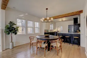 Beautiful, Open Floor Plan - Walk to Campus & Mont - Image 3