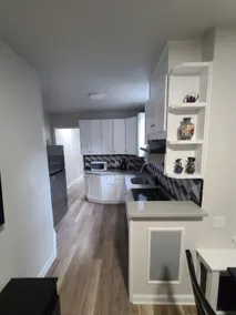 Suite 203 Two Bedroom 1 minute walk to 7 Train. - Image 2