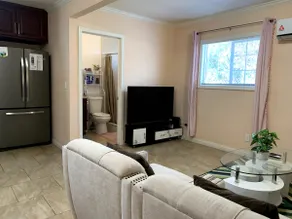 Relaxing and Comfortable Home 2Bed, 1 Bath - Image 2