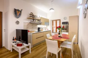Lady Camollia Apartment - Image 3