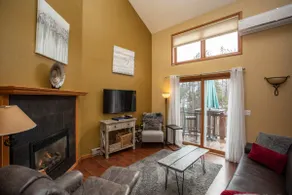 SPACIOUS TOWNHOME - SLOPE VIEWS & MANY UPGRADES! - Image 4