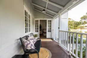 Country cottage charm with 2 king beds - Image 3