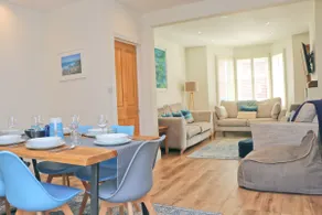 Spacious townhouse close to the harbour - Image 2