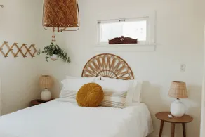 Boho Bungalow | Cozy Hideaway | Walk Everywhere! - Image 2