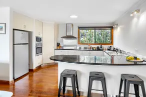 Beach House on Burgess - Image 4