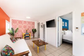 Casa De Colores - 10 mins to DTLA, driveway parking - Image 4