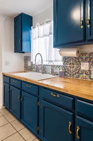 Casa De Colores - 10 mins to DTLA, driveway parking - Image 3