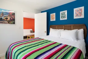 Casa De Colores - 10 mins to DTLA, driveway parking - Image 2