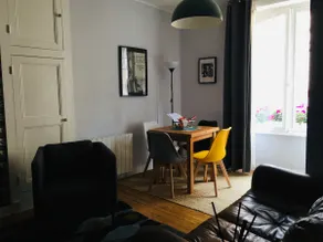 Contemporary central apartment - Image 2