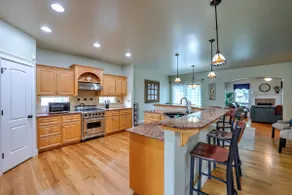 Lux Meridian Home | Central Location - Village - Image 4