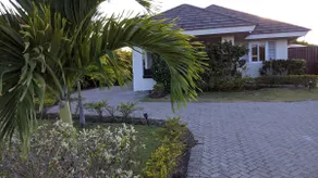 *King's Excursion* - Secluded Oasis of Comfort - Image 2