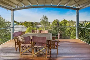 Aqua Vista - 4BR Retreat, Fireplace, Pet-Friendly - Image 4