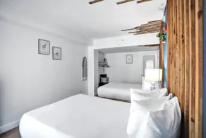 NEW LISTING! Belleza SoBe Deluxe 2 Bedroom/1 Bath (Sleeps 7) - Image 3