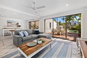 Modern Noosa Retreat: Private Pool - Image 2