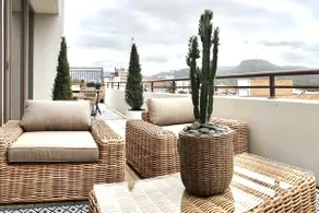 LUXE 2 Story Penthouse in the Heart of Wollongong. - Image 3