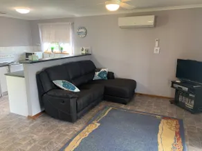 Sunny Brae - relaxing beach side getaway - Image 3