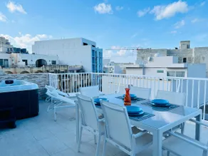 Wonderful Sunny Apartment - Image 2