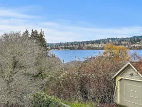 2 Bed MIL unit with Lake Washington views - Image 2