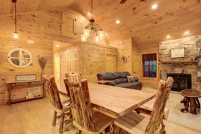 Bear Paw Lodge - 4BD/3BA, sleeps 12, peaceful - Image 4