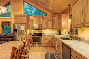 Bear Paw Lodge - 4BD/3BA, sleeps 12, peaceful - Image 3