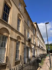 Elegant, city centre Georgian Maisonette spaciously spread over top 2 stores - Image 2