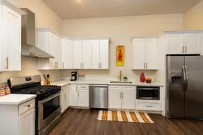 Modern 2BD in CBD | Walk to Bourbon St - Image 3