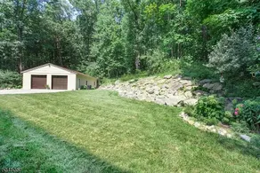 Large Private House on 5 Wooded Acres. Total Privacy! - Image 5