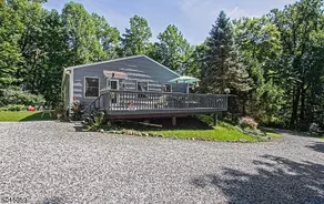 Large Private House on 5 Wooded Acres. Total Privacy! - Image 4