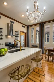 Penthouse Retreat with Terrace Walk to French Qtr - Image 4