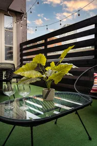 Penthouse Retreat with Terrace Walk to French Qtr - Image 2