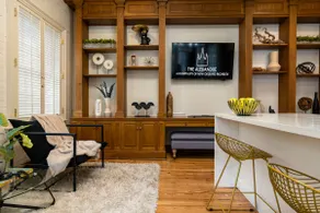 Penthouse Retreat with Terrace Walk to French Qtr - Image 5