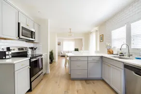 Modern & Spacious 4BR/2BA in Central SE Portland - Image 4