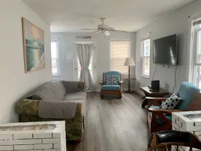 Beach Block, Renovated 2 bdrm, sleep 6, 2nd Flr unit Parking and 4 beach badges - Image 2