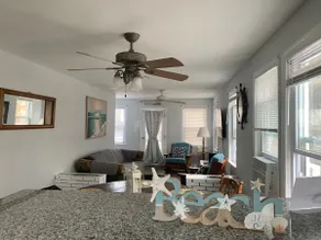 Beach Block, Renovated 2 bdrm, sleep 6, 2nd Flr unit Parking and 4 beach badges - Image 3