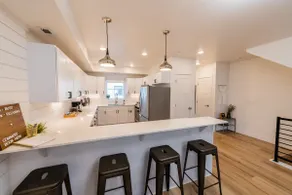 The Trend: Garage, 3 Desks, Ski Storage - Image 3