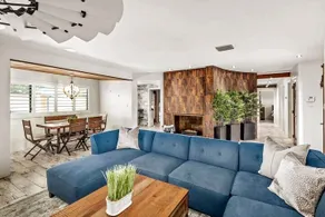 Manzi Place - Luxury Pad w/ Heated Pool & Cozy Fire Pits + Centrally located! - Image 2