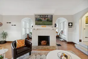 Ottawa Hills 3 bedroom+Garage+W/D+gorgeous yard - Image 3