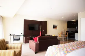 Private, Central & in Tourist Area - Image 4