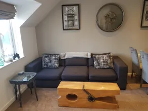 FREE PARKING👍 DOG FRIENDLY😃 CENTRAL😎 MODERN⛰ - Image 2
