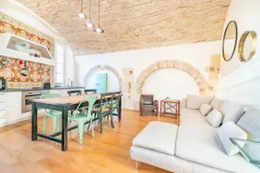 Castle Arches, History & Design | Wifi | 3 Br - Image 2