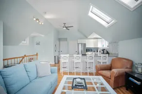 Downtown Newport Penthouse on Thames - Image 4