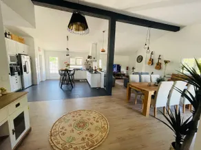 Villa with pool, 3 km from the historic center - Image 4