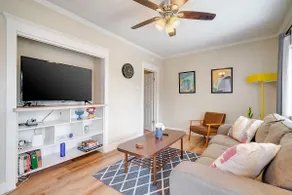 Historic & Charming Apartment near Retro Row - Image 4