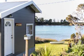 Blythe River Boathouse - Waterfront Shack - Image 5