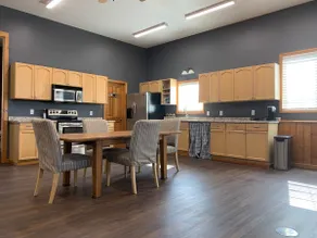 The Rose Ranch father-in-law suite - Image 3