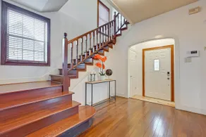 Gorgeous Remodel/Heart of Houston! 3bds, 8 guests - Image 2
