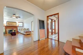 Gorgeous Remodel/Heart of Houston! 3bds, 8 guests - Image 3